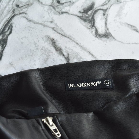 BNWT Blank NYC Black Vegan Leather‎ Mini Skirt - Picture 6 of 8